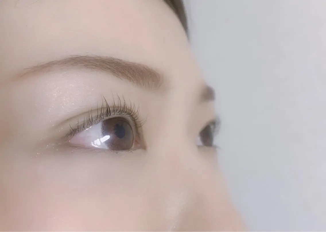 マツエク・マツパ パリジェンヌラッシュリフト 一重×まつ毛パーマ eyelist renaのネイルデザイン