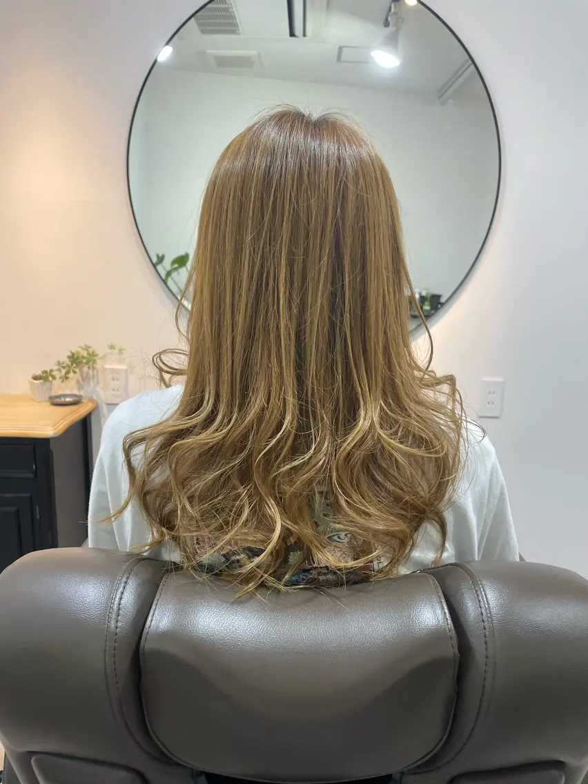 ロング 西本 美華のヘアスタイル