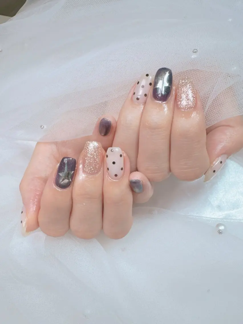 ネイル 長さ出し フットネイル ジェルネイル キラキラネイル ロングネイル ハンドネイル Queeens nailのネイルデザイン