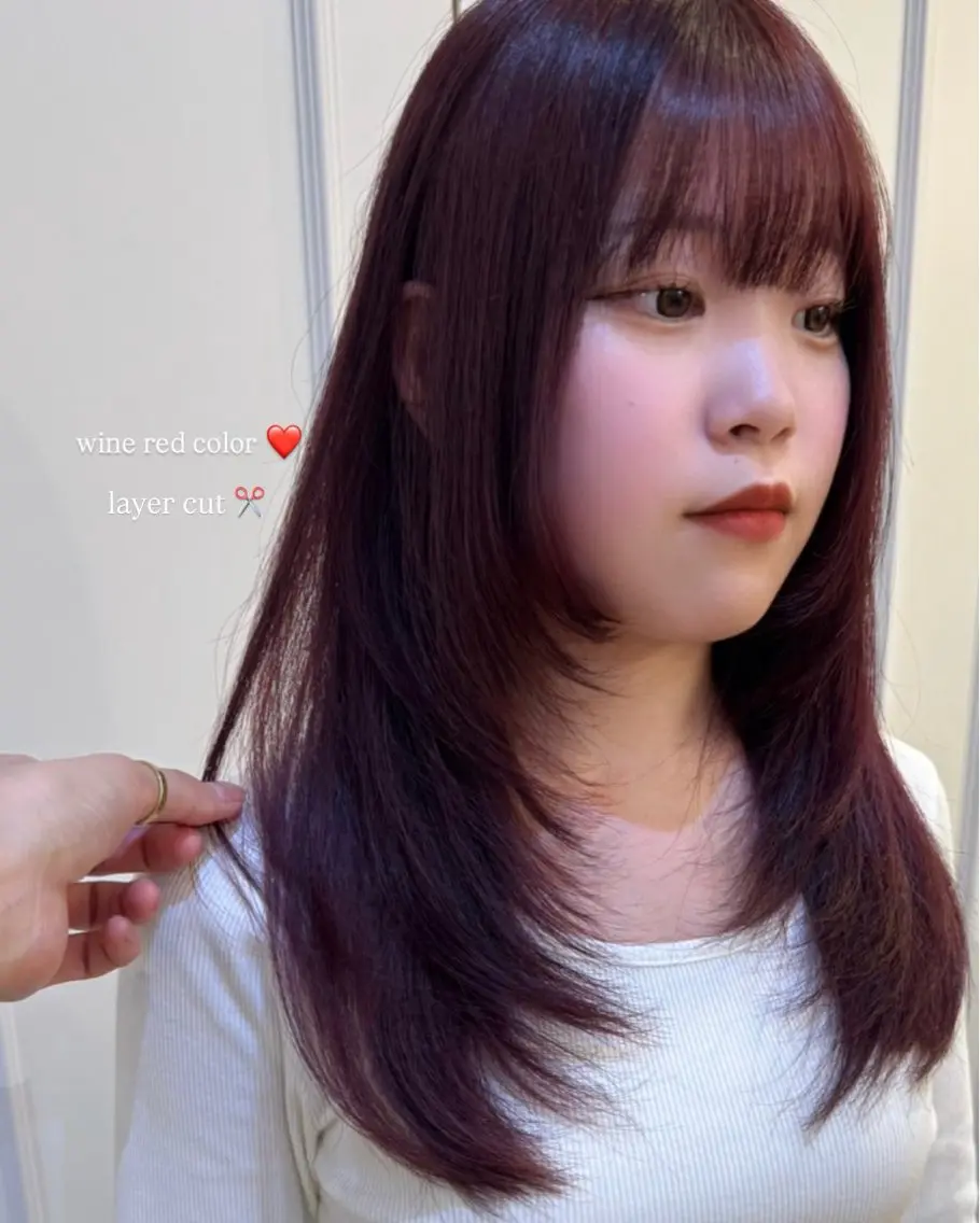 【 💇🏻♀️平日限定🫧 】 レディースカット ╋ 美髪カラー ╋ 艶トリートメントの写真