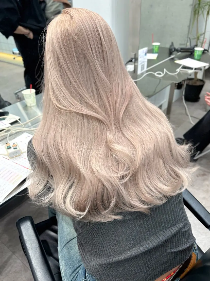 ロング ヘアカラー ブリーチなしダブル ブリーチカラー優海のヘアスタイル