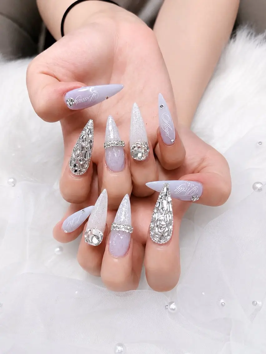 ネイル アートネイル ボルドー フレンチネイル ジェルネイル 氷ネイル・うるうるネイル ハンドネイル Julie Nail Rinのネイルデザイン