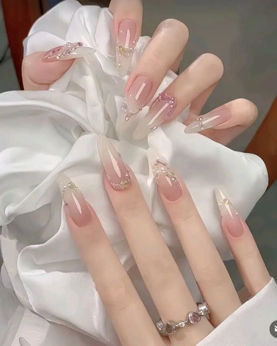 ネイル 長さ出し フレンチネイル グラデーション 卒業式 マグネットネイル ハンドネイル MIHANA NAILのネイルデザイン