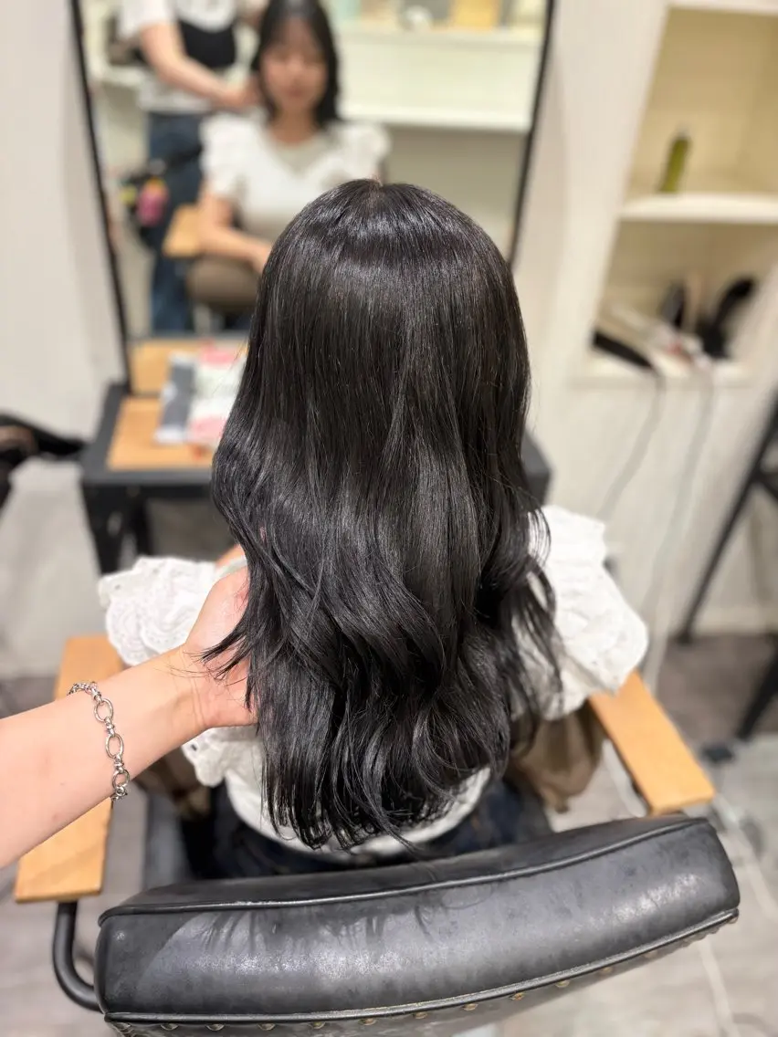 ロング カラー nijika/ 艶カラー🫧のヘアスタイル