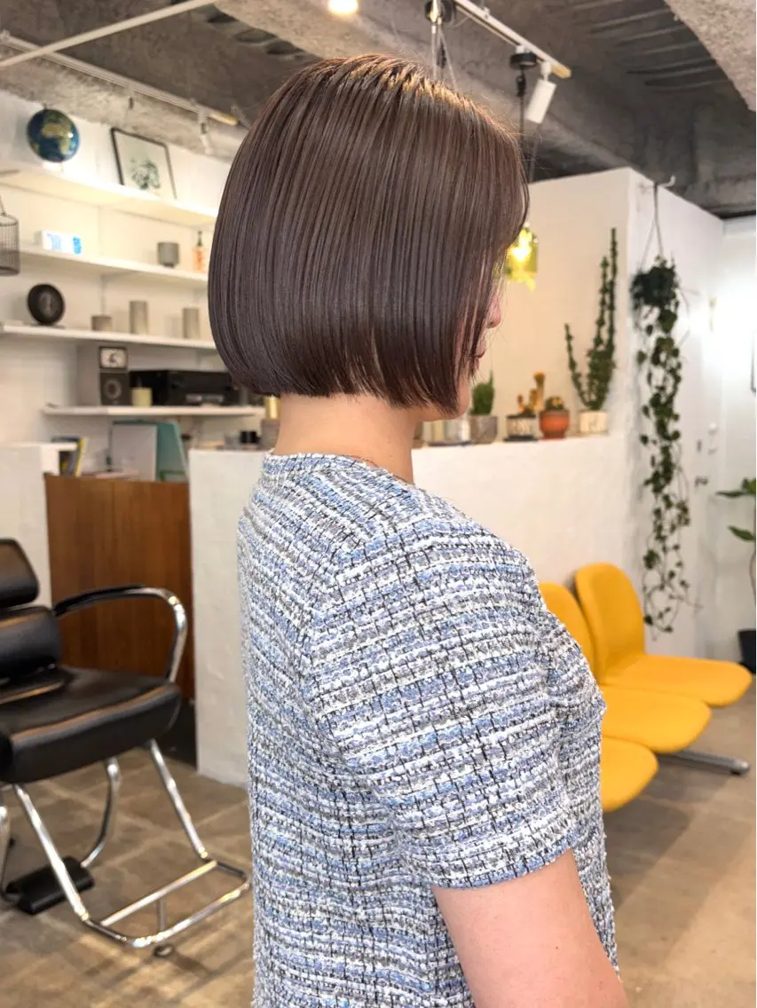 ミディアム カラー ミディアムレイヤー アッシュ ブリーチ ボルドーカラー ブラウンカラー カット ヘアカラー トリートメント 暖色系特化さくら /福岡天神/レイヤーのヘアスタイル
