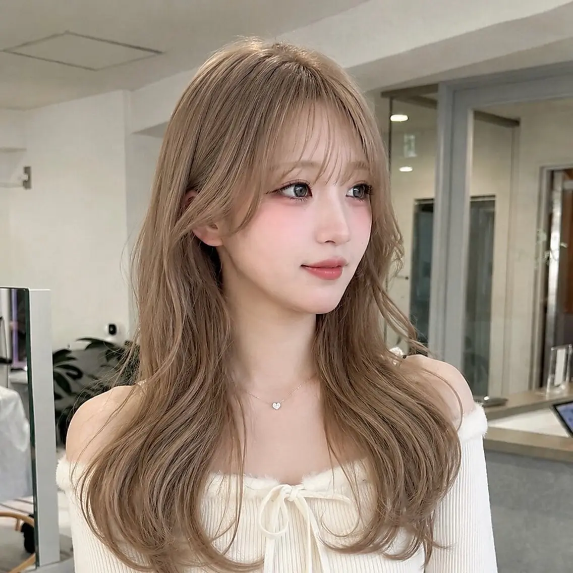 ロング ヘアカラー 川田 虹心桜のヘアスタイル