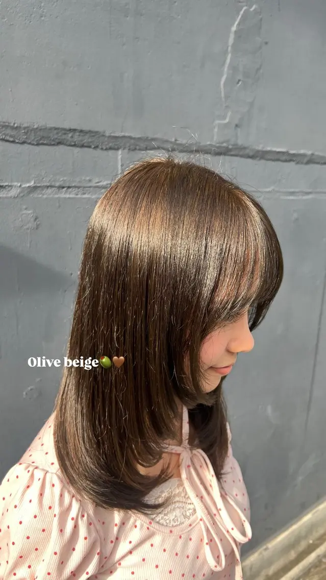 ミディアム カラー ベージュカラー オリーブベージュ ヘアカラー 艶髪✨似合わせカラー 🫧Airi🫧のヘアスタイル