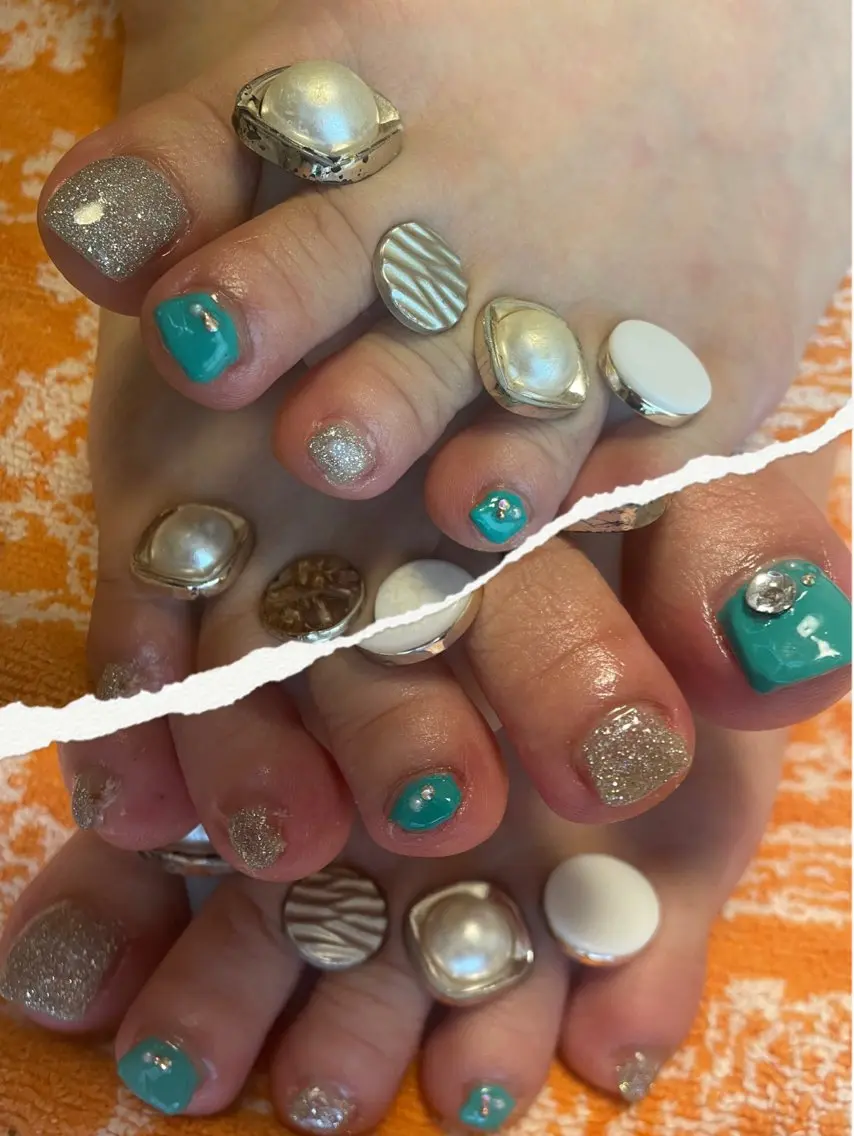 ネイル フラッシュネイル フットネイル ジェルネイル グリーン シルバー NAIL★M 真紀のネイルデザイン