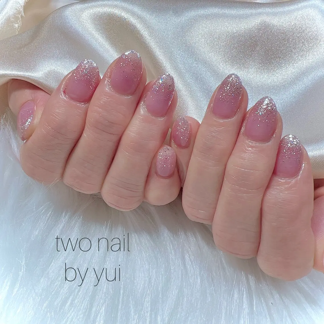 ネイル キラキラネイル ネイルチップ ホワイト ハンドネイル two nailのネイルデザイン