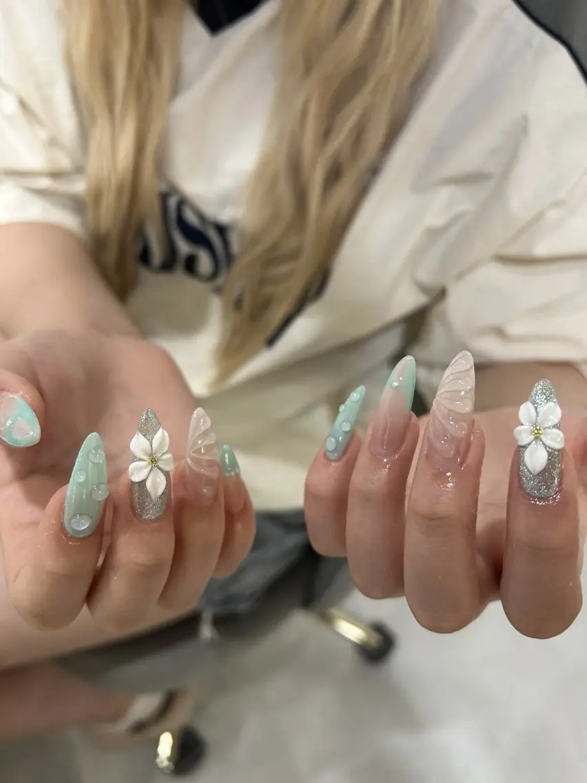 ネイル フレンチネイル キラキラネイル 韓国ネイル シンプルネイル ワンホンネイル ハンドネイル MEI Nailのネイルデザイン