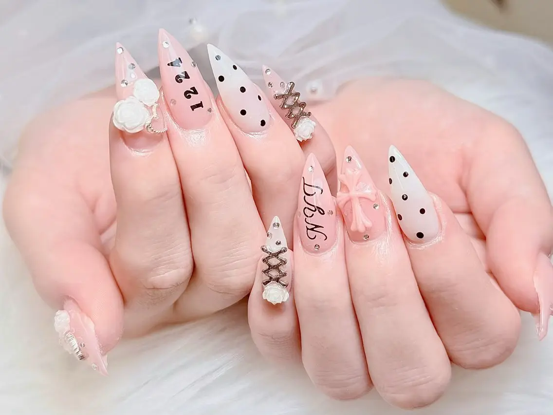 ネイル チークネイル 長さ出し フラッシュネイル フレンチネイル グラデーション ハンドネイル AN NAIL 高田馬場のネイルデザイン
