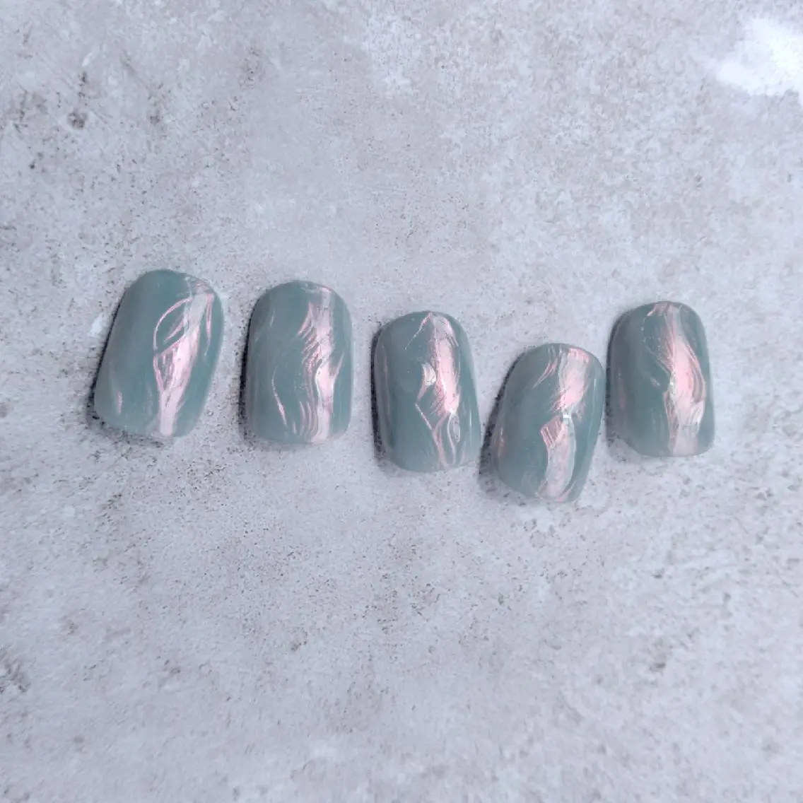 ネイル オーロラネイル ジェルネイル キラキラネイル ニュアンスネイル パラジェル ハンドネイル Nailsalon manoのネイルデザイン