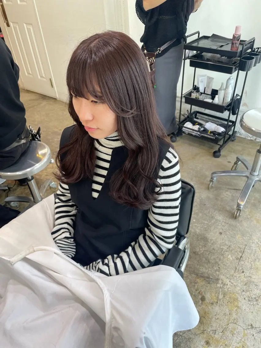ロング カラー ピンクカラー カット ヘアカラー トリートメント MIOベージュカラー 柔らかいカラーのヘアスタイル