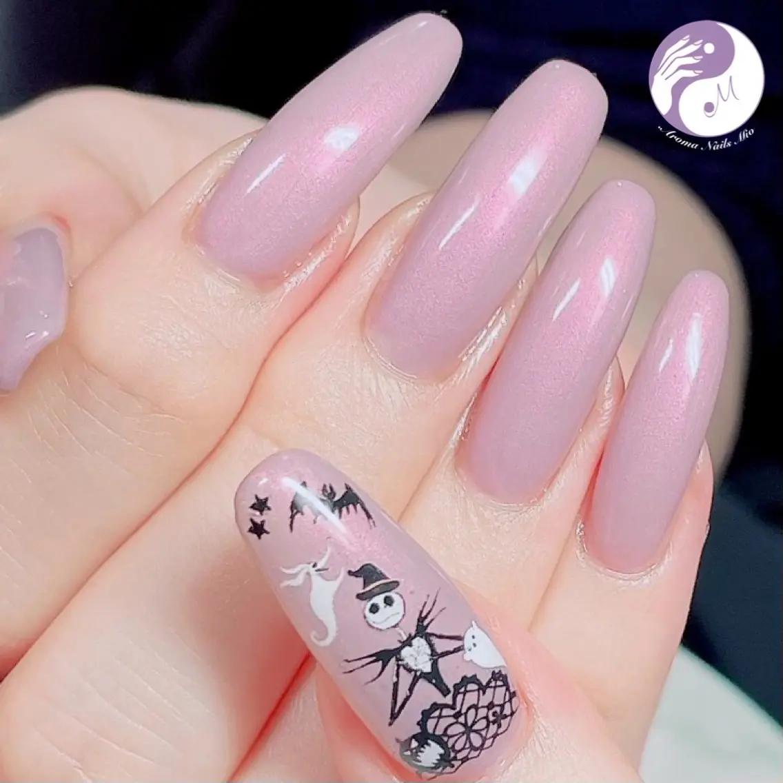 ネイル ジェルネイル ハロウィン ロングネイル ワンカラーネイル 赤色 .Nails Mio 赤羽西ネイルサロンのネイルデザイン