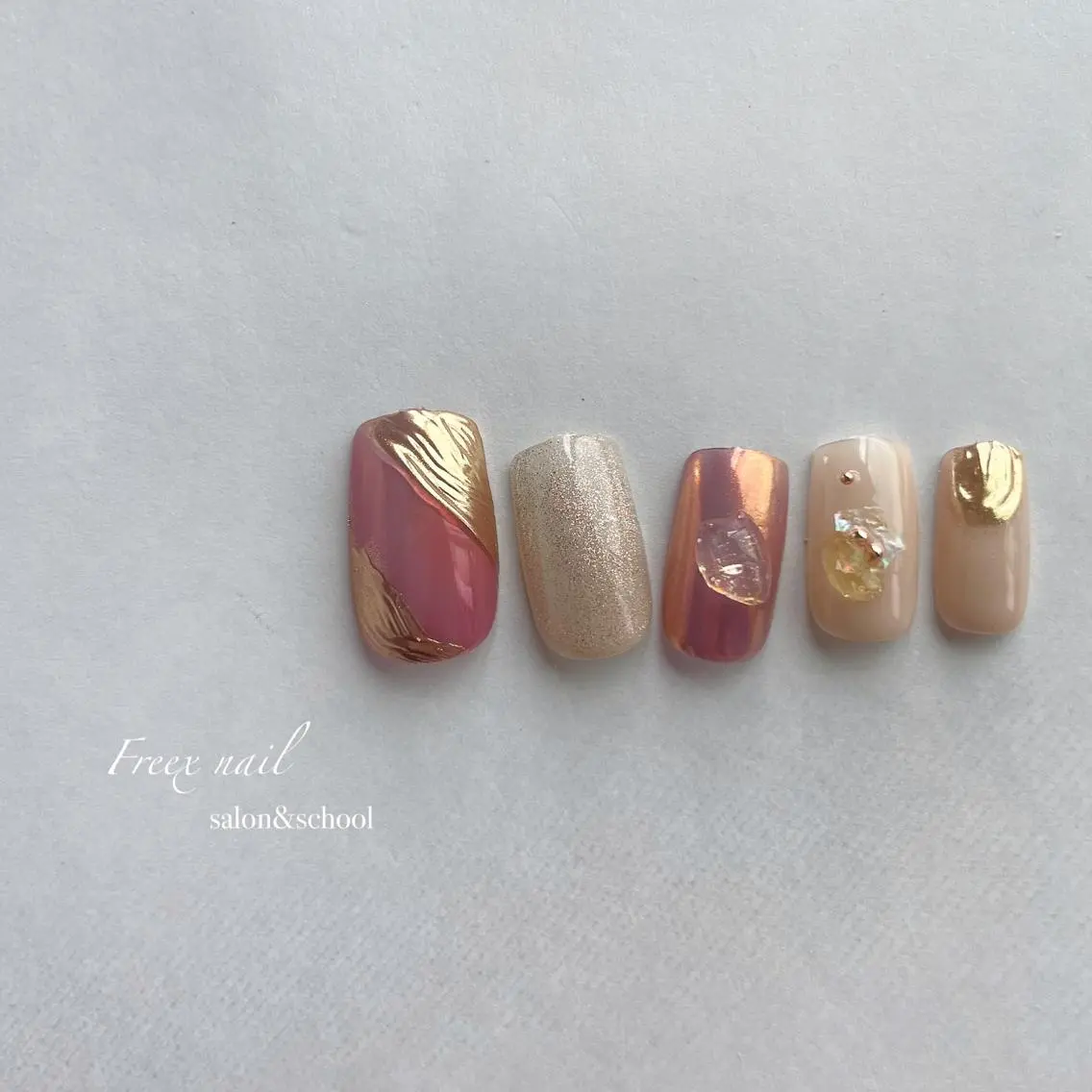 ネイル ミラーネイル ハンドネイル ハンドケア freex nail /ニュアンス/個性派のネイルデザイン