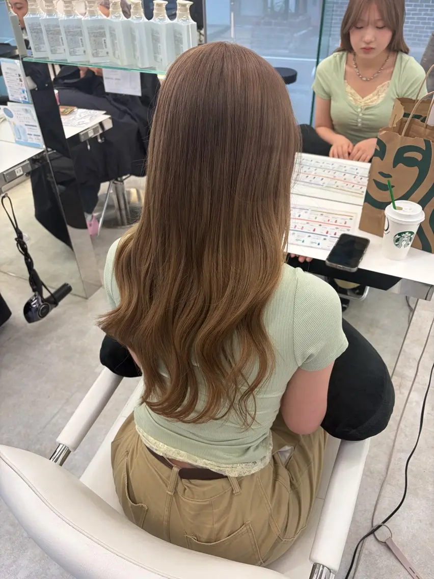 ロング ヘアカラー 斉藤 沙也加のヘアスタイル