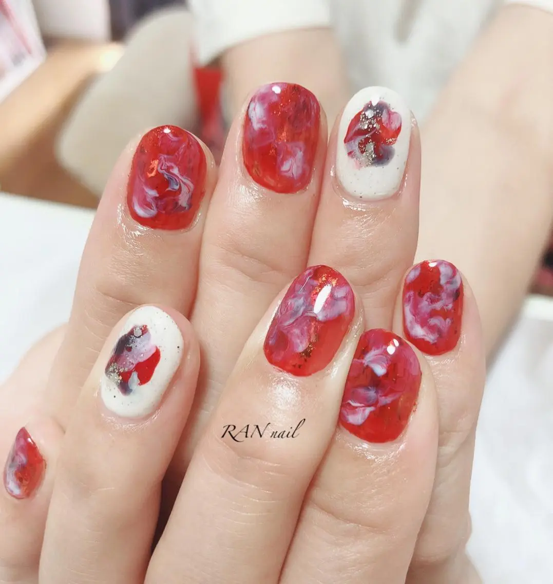 ネイル ニュアンスネイル オフィスネイル 赤色 ブライダルネイル ホワイト ハンドネイル フットネイル RAN nailのネイルデザイン