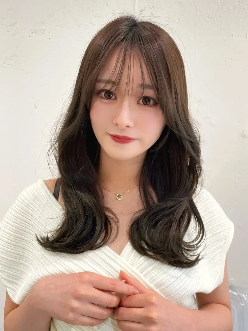 セミロング カラー ベージュカラー ブリーチ 透明感カラー ダブルカラー グレージュ カット ヘアカラー 上品ヘア🤍顔周り/ レイヤー✨/林遼一郎のヘアスタイル