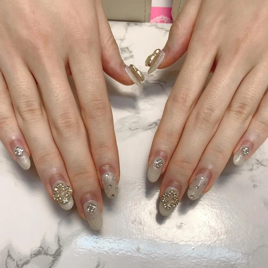 ネイル ハンドネイル はな💎ネイル ワンホン、長さ出しのネイルデザイン