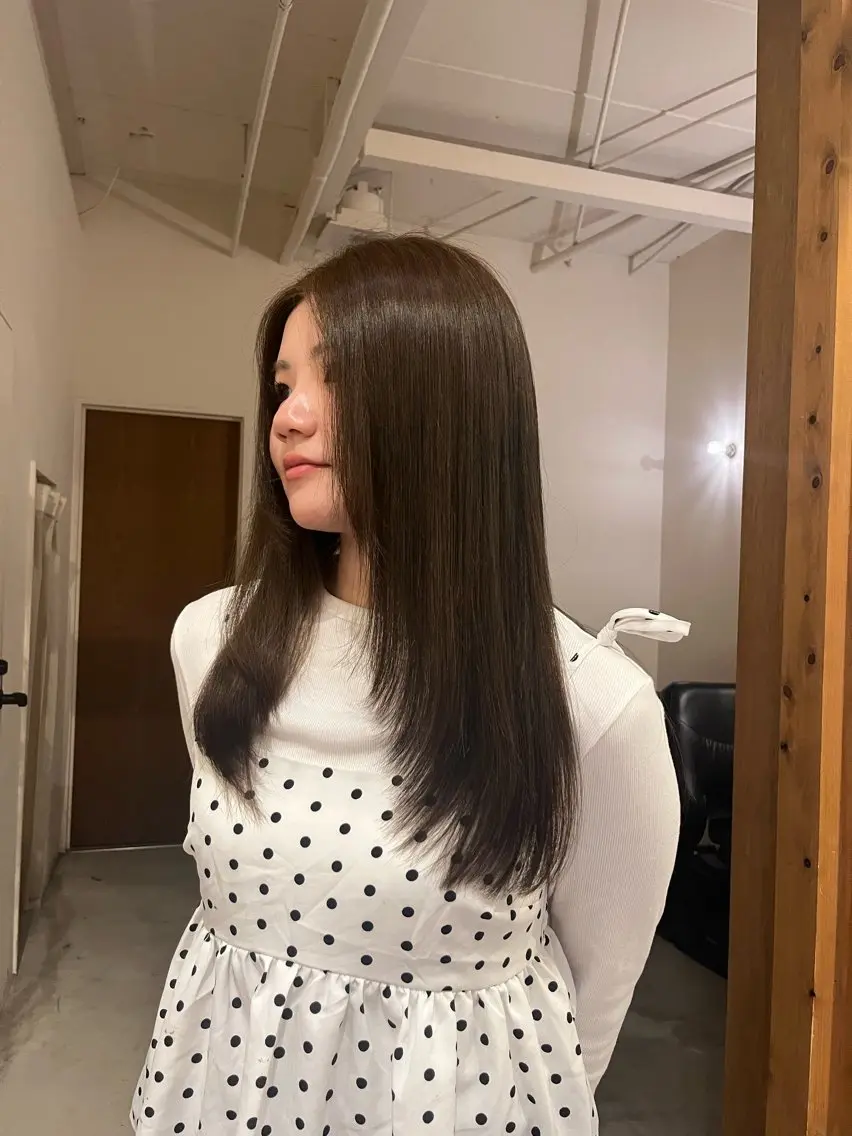 カラー ベージュカラー ブリーチ 透明感カラー ダブルカラー ブリーチなしカラー ヘアカラー 高山 桃子のヘアスタイル