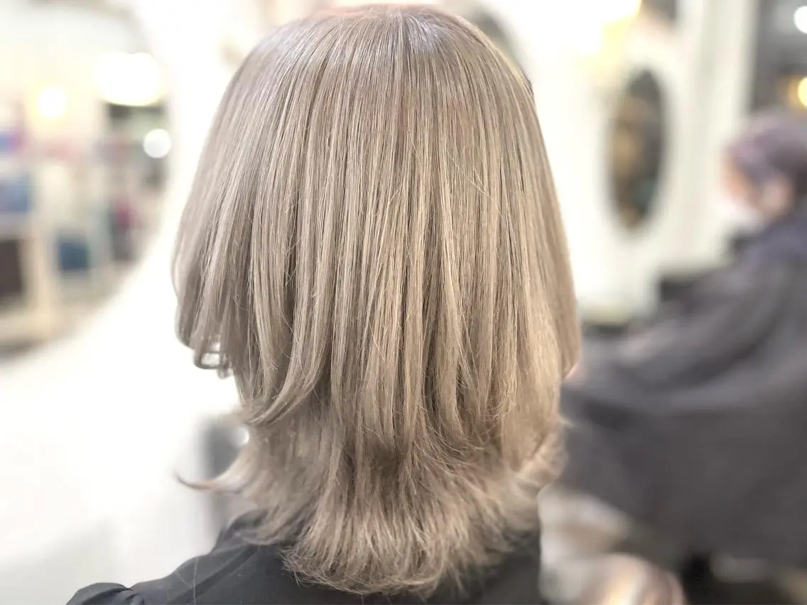 セミロング カラー パーマ ヘアアレンジ メンズ シールエクステ メンズバレイヤージュ メンズブリーチ メンズハイライト メンズインナーカラー ヘアカラー トリートメント 🦋高瀬寛菜🦋 韓国/ブリーチのヘアスタイル