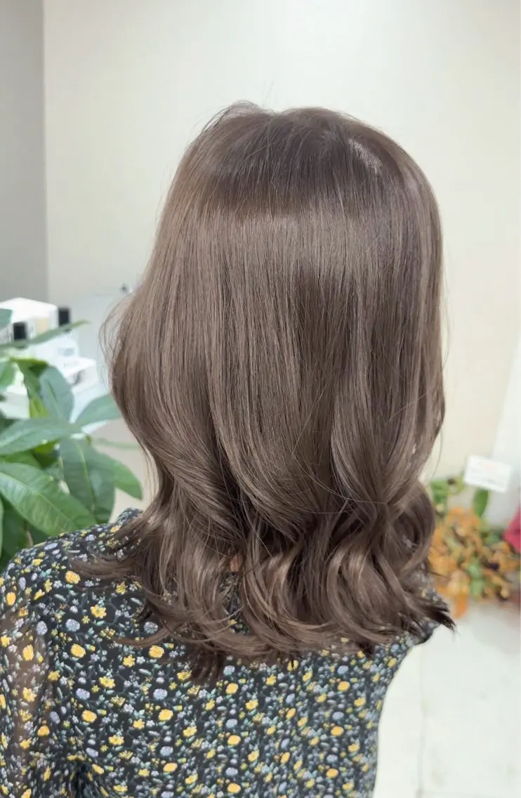 ミディアム ヘアカラー トリートメント 飯星/池袋/透明感 カラー/縮毛矯正特化のヘアスタイル