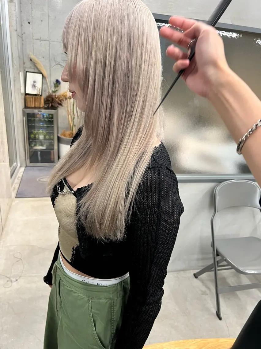ロング カラー ブリーチ グレージュ カット ヘアカラー トリートメント sakoda shunkiのヘアスタイル