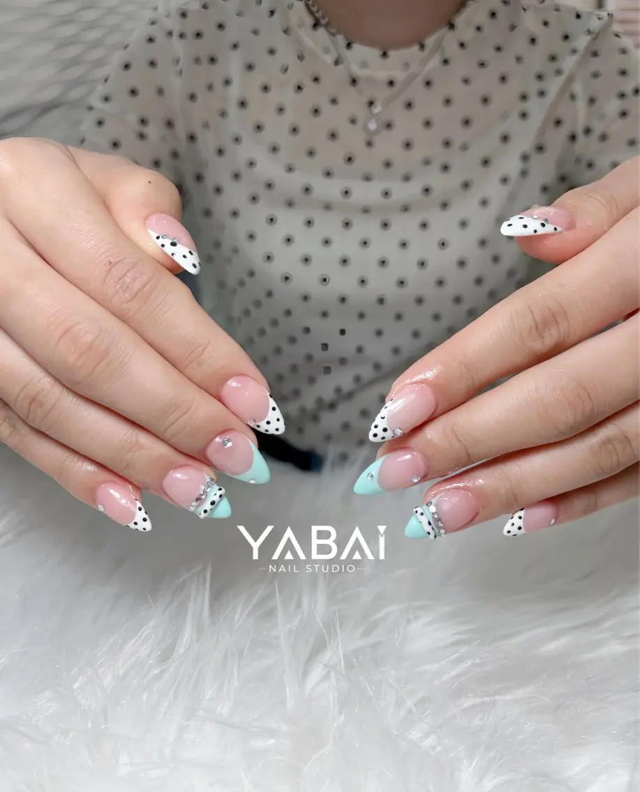 ネイル フレンチネイル 韓国ネイル ロングネイル ワンホンネイル ハンドネイル YABAI NailStudioのネイルデザイン