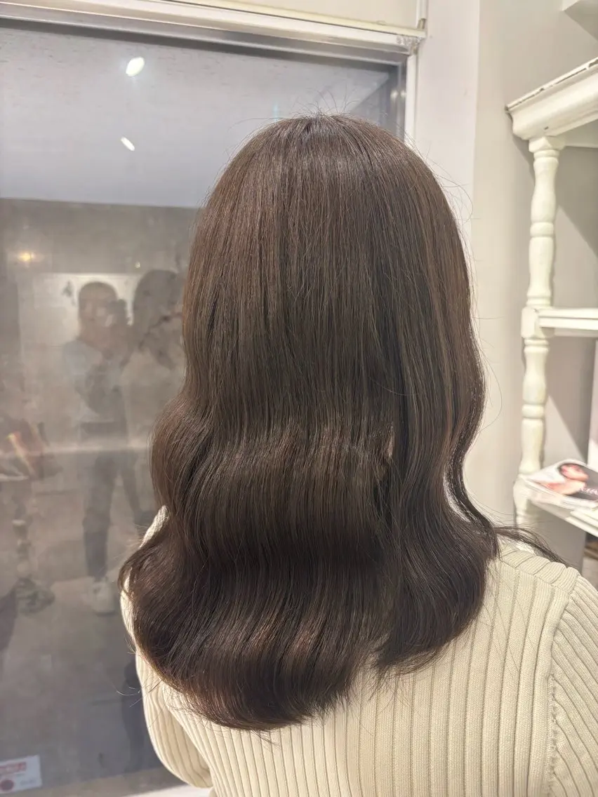 セミロング カラー ブラウンカラー チョコレートブラウン CreBiA ayanoのヘアスタイル