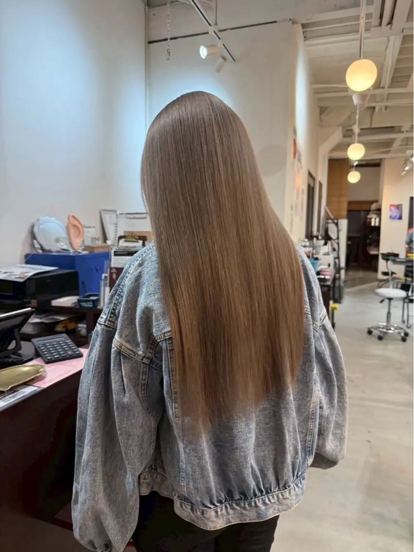 ロング カラー LUCK ユナのヘアスタイル