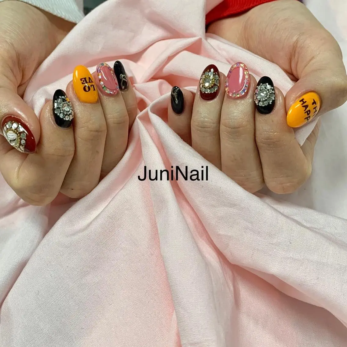 ネイル オーロラネイル クリアネイル 氷ネイル・うるうるネイル 韓国ネイル ニュアンスネイル ハンドネイル JuniNail 주니네일🇰🇷suのネイルデザイン