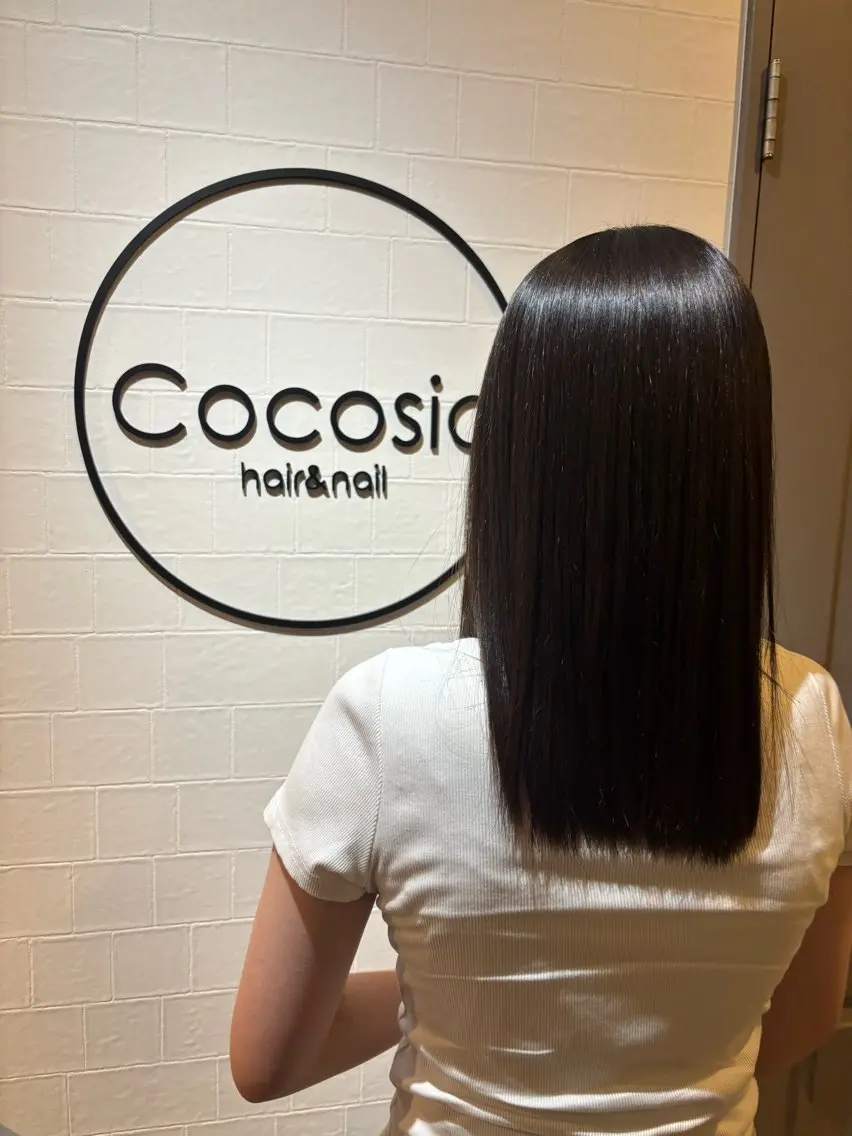 セミロング 縮毛矯正 cocosia⭐️ 池内🌺のヘアスタイル