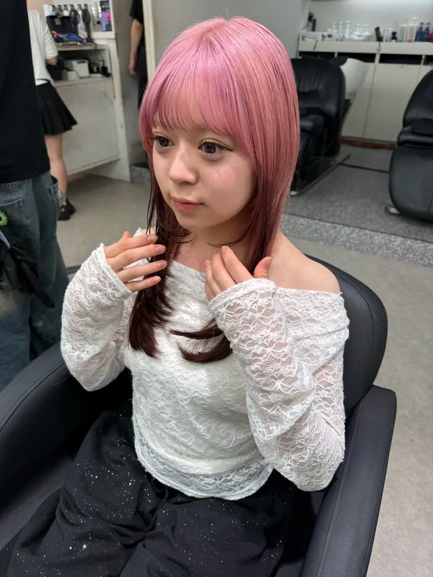 ロング カラー ヘアアレンジ ブラウンカラー ピンクカラー ツヤ髪 透明感カラー ゆいなのヘアスタイル
