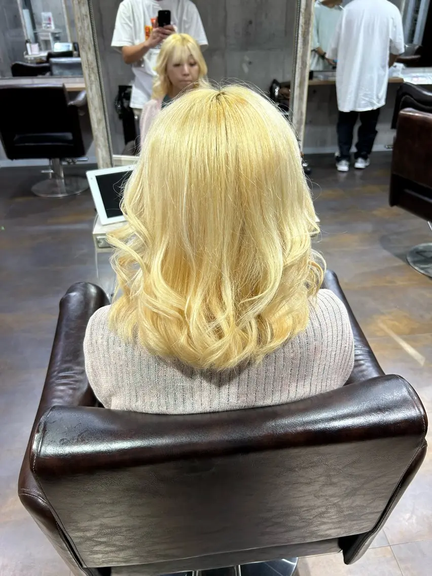 ミディアム カラー ✨髪質改善✨ハイトー ンカラー⭐️藤沢のヘアスタイル