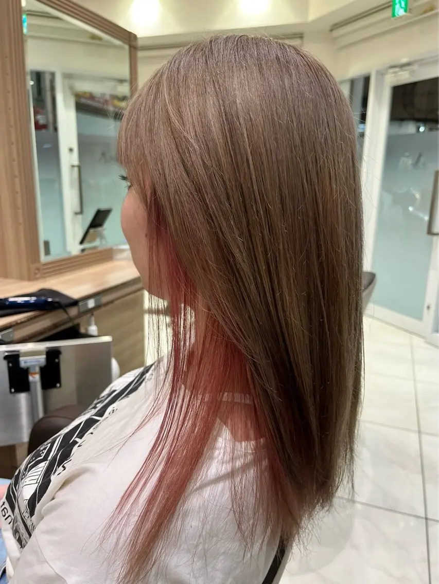 ロング カラー ヘアカラー 崎山 紗吏のヘアスタイル