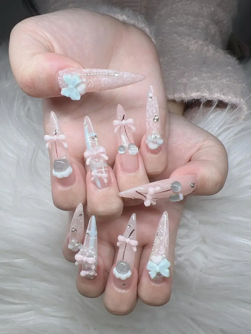 ネイル 長さ出し グラデーション 卒業式 キラキラネイル マグネットネイル Lee Nailsのネイルデザイン