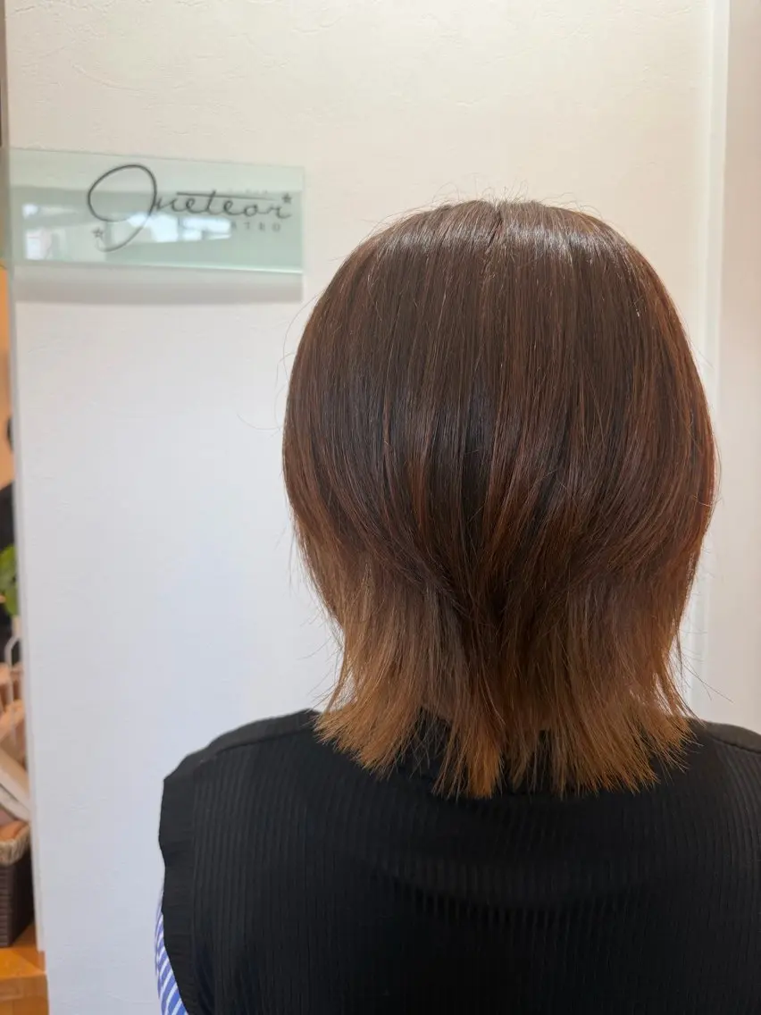 ミディアム カラー ベージュカラー インナーカラー ウルフカット Meteor 店長 祝田涼太のヘアスタイル