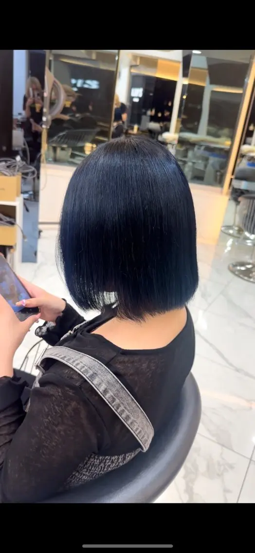 カラー 黒髪 ブルーカラー ブルーブラック ヘアカラー トリートメント 【Lapis 渋谷本店】りかのヘアスタイル
