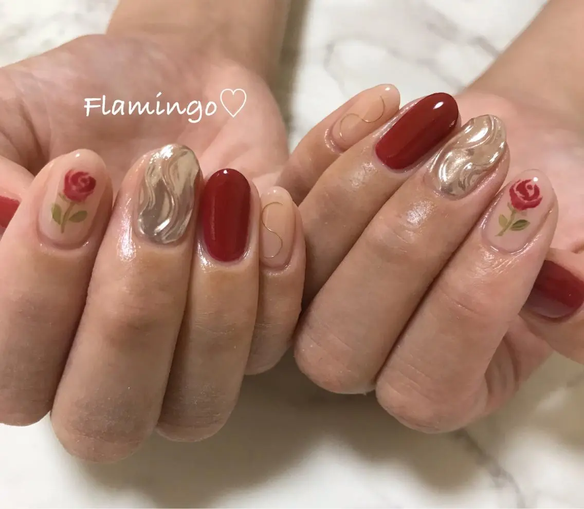 ネイル アートネイル フラワーネイル ミラーネイル ニュアンスネイル ワンカラーネイル 大人カジュアル/ 40代からのサロンのネイルデザイン