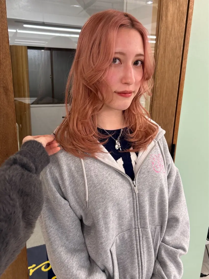 セミロング カラー 山本 沙来のヘアスタイル