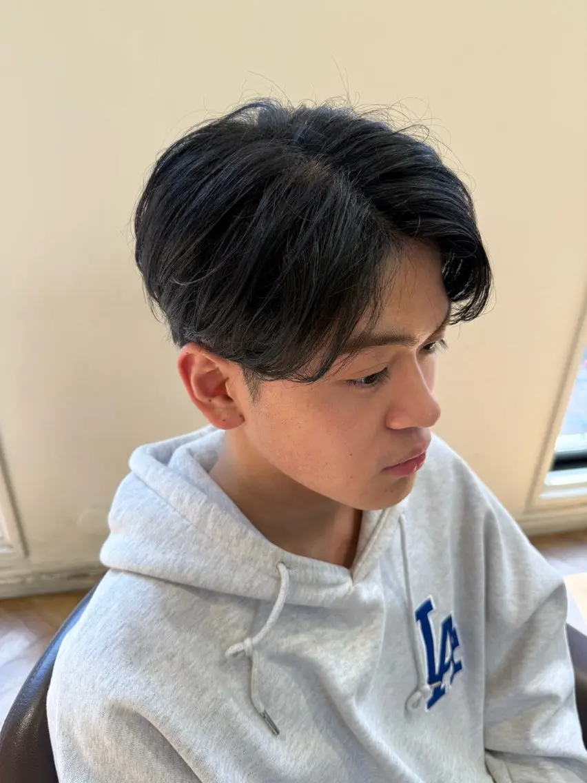 ショート メンズ くせ毛 溝口 槙里也のヘアスタイル