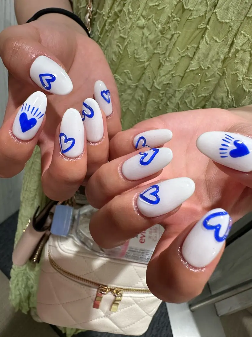 ネイル アートネイル フレンチネイル キラキラネイル ラメ(グリッター) ロングネイル SHIORI 📍渋谷 / 円山町のネイルデザイン