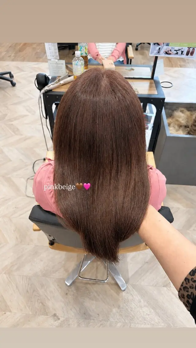 ミディアム ヘアカラー 入里 彩心のヘアスタイル