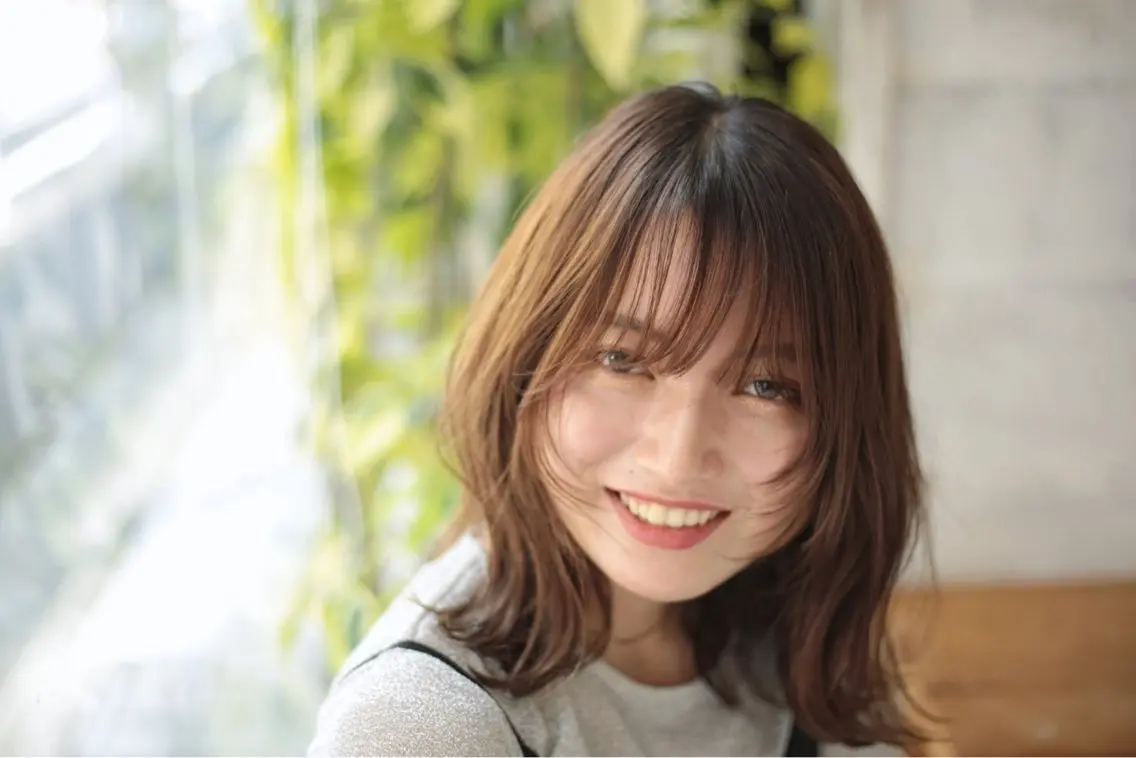 ミディアム カラー 顔まわりレイヤー 顔周りカット レイヤーカット カット ヘアカラー トリートメント 【韓国レイヤー特化 ハッシュカット】のヘアスタイル