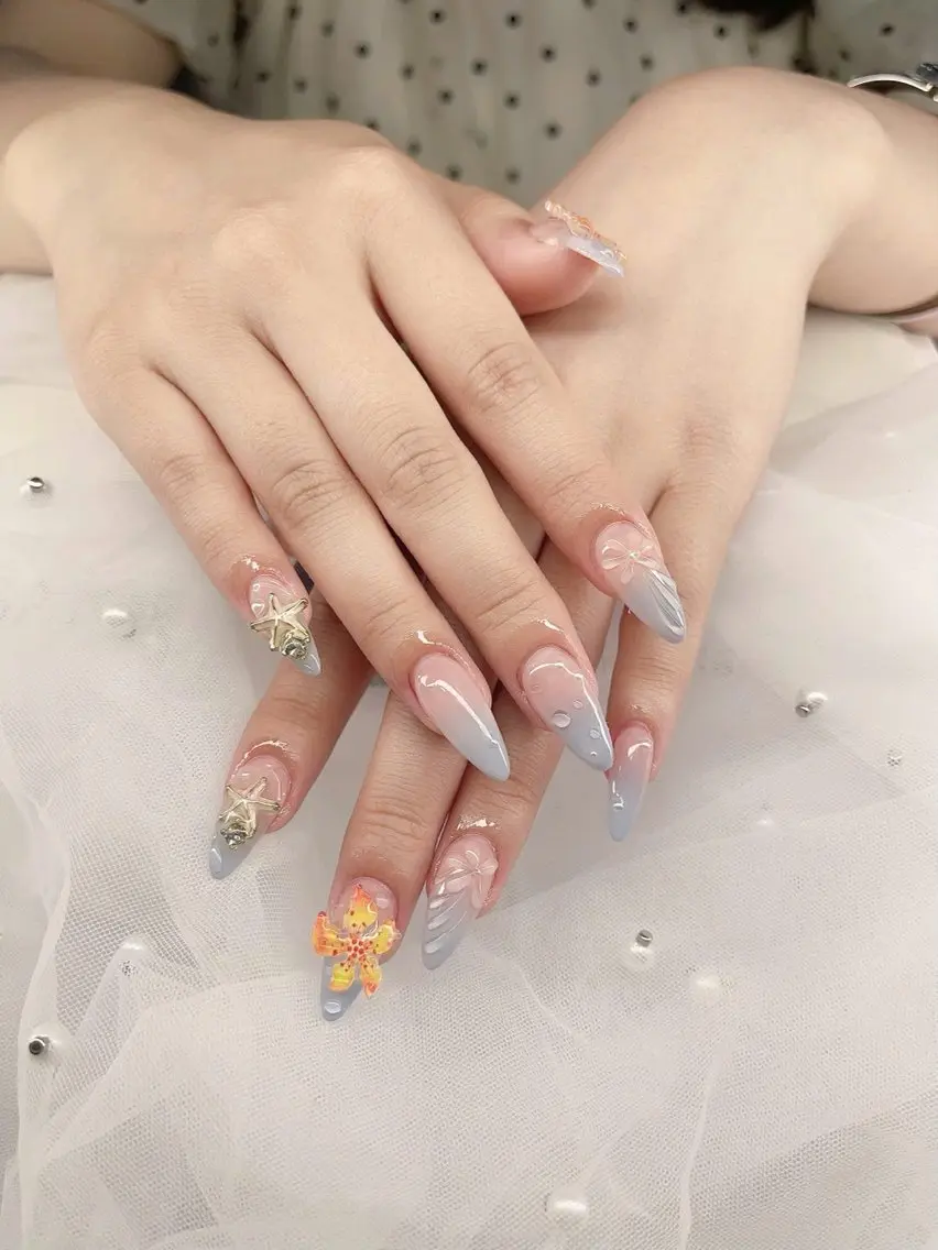 ネイル Lyna 池袋のネイルデザイン