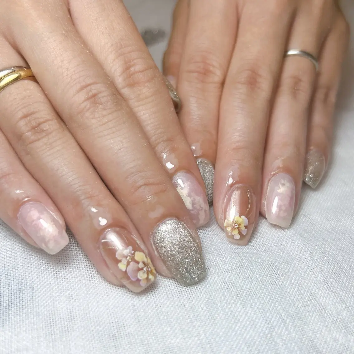 ネイル フラッシュネイル フラッシュマグ ジェルネイル ゴールド マグネットネイル oluolu nailsalonのネイルデザイン