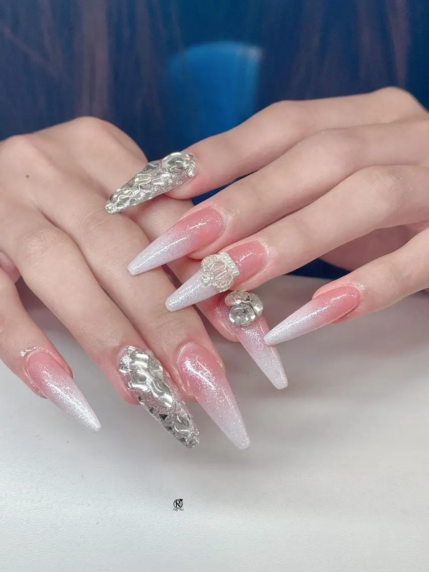 ネイル チークネイル ドット フットネイル フレンチネイル グラデーション ハンドネイル RUBY Nail 日暮里店のネイルデザイン