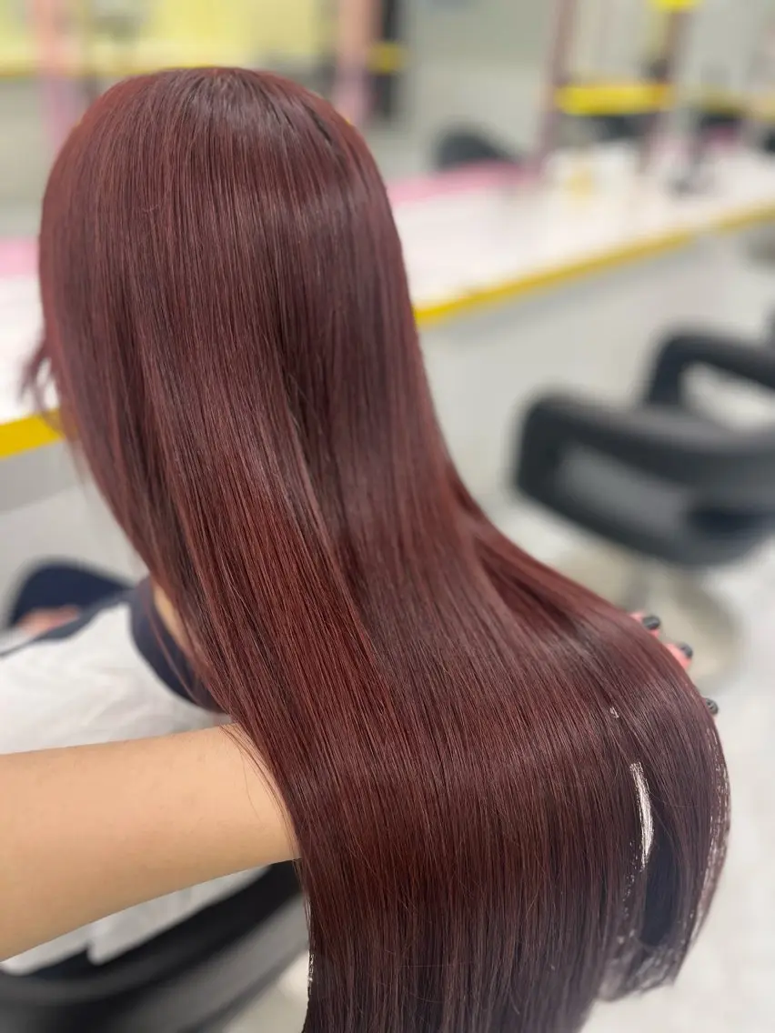 ロング カラー ヘアカラー ハイトーンカラー 🦄レイヤーカットのヘアスタイル