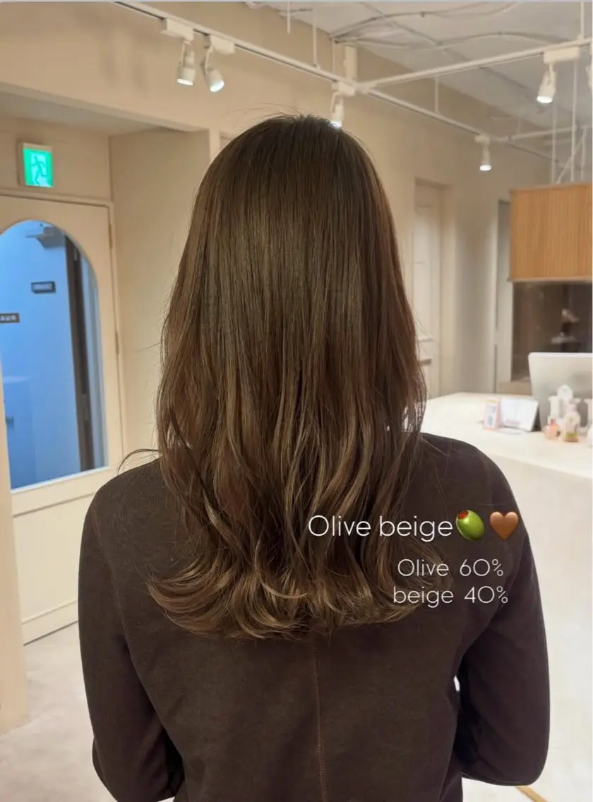 セミロング カラー ベージュカラー 透明感カラー オリーブベージュ ヘアカラー 美月 🌙のヘアスタイル