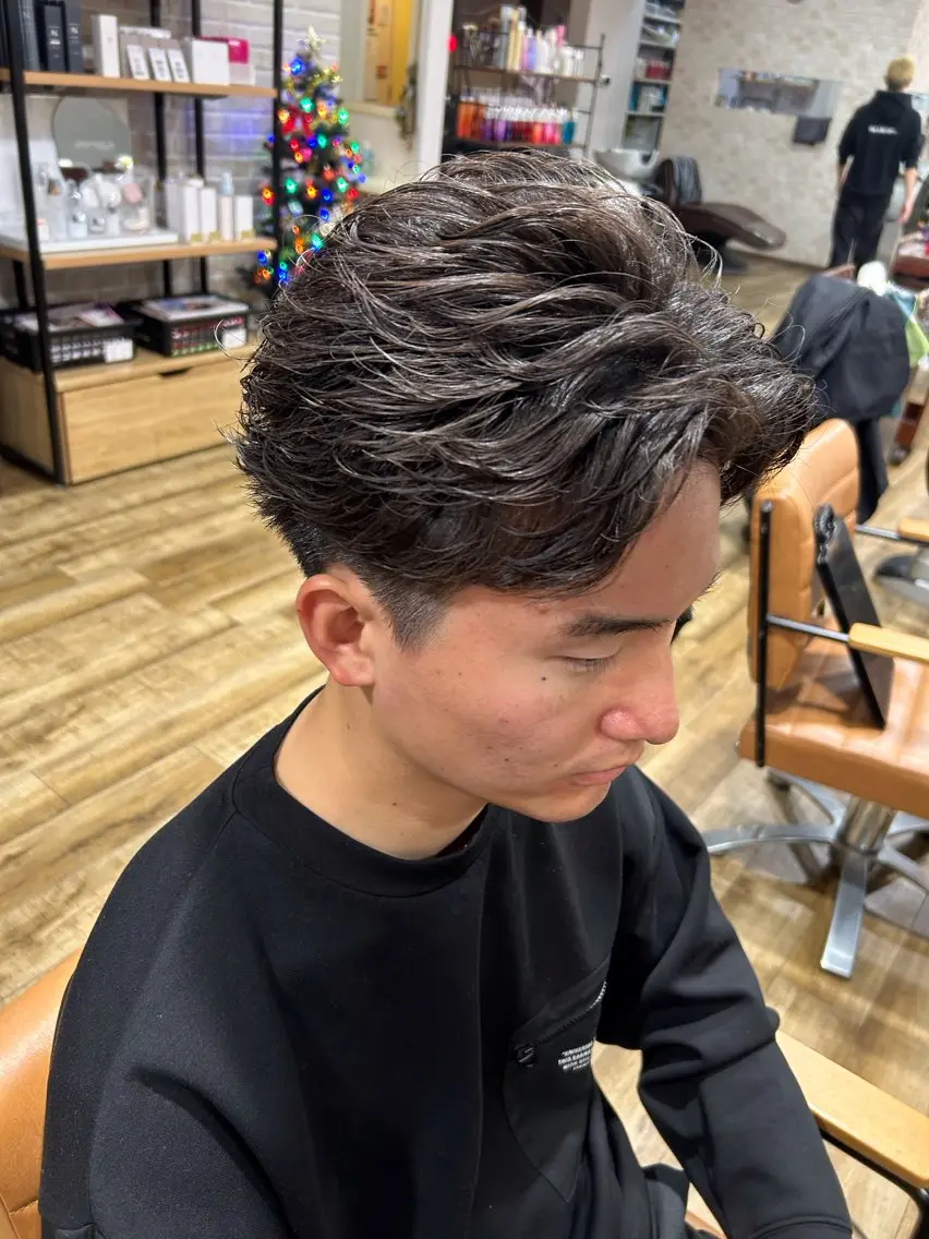 ショート パーマ メンズ メンズパーマ ショートヘア カット パーマ 鶴田 将清のヘアスタイル
